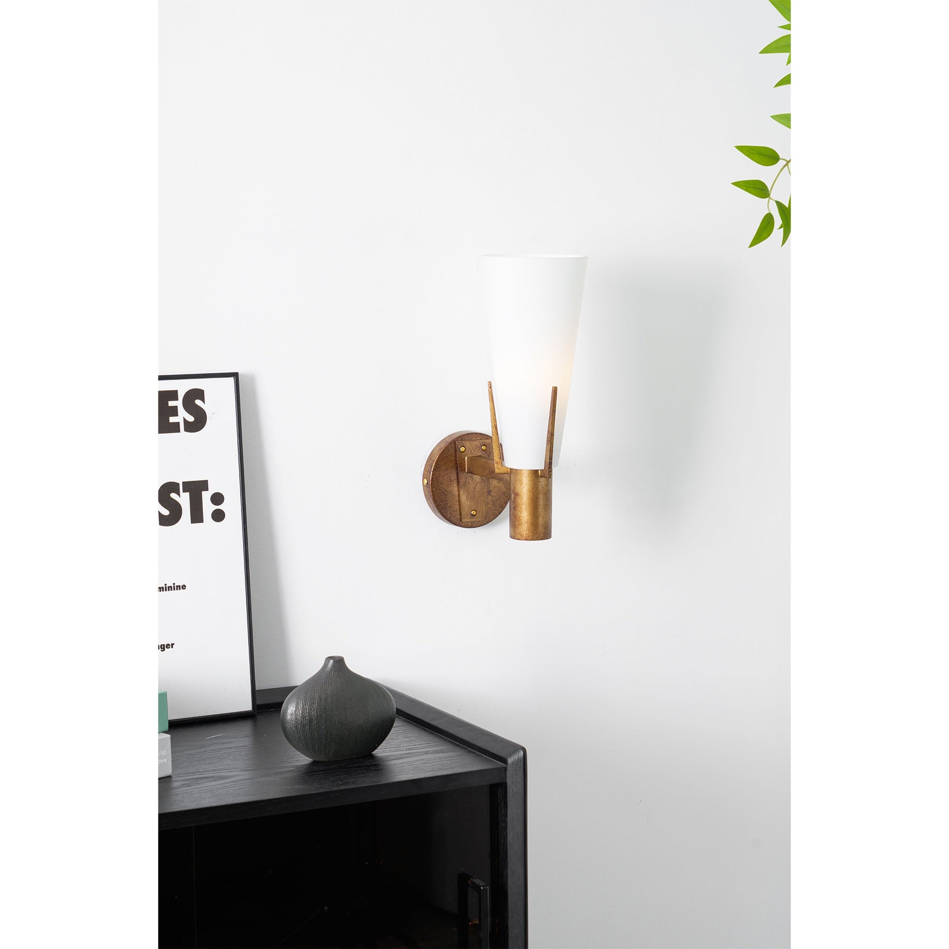 Wall Lamp Art Deco with Conical Glass Shade and Brass Finish
