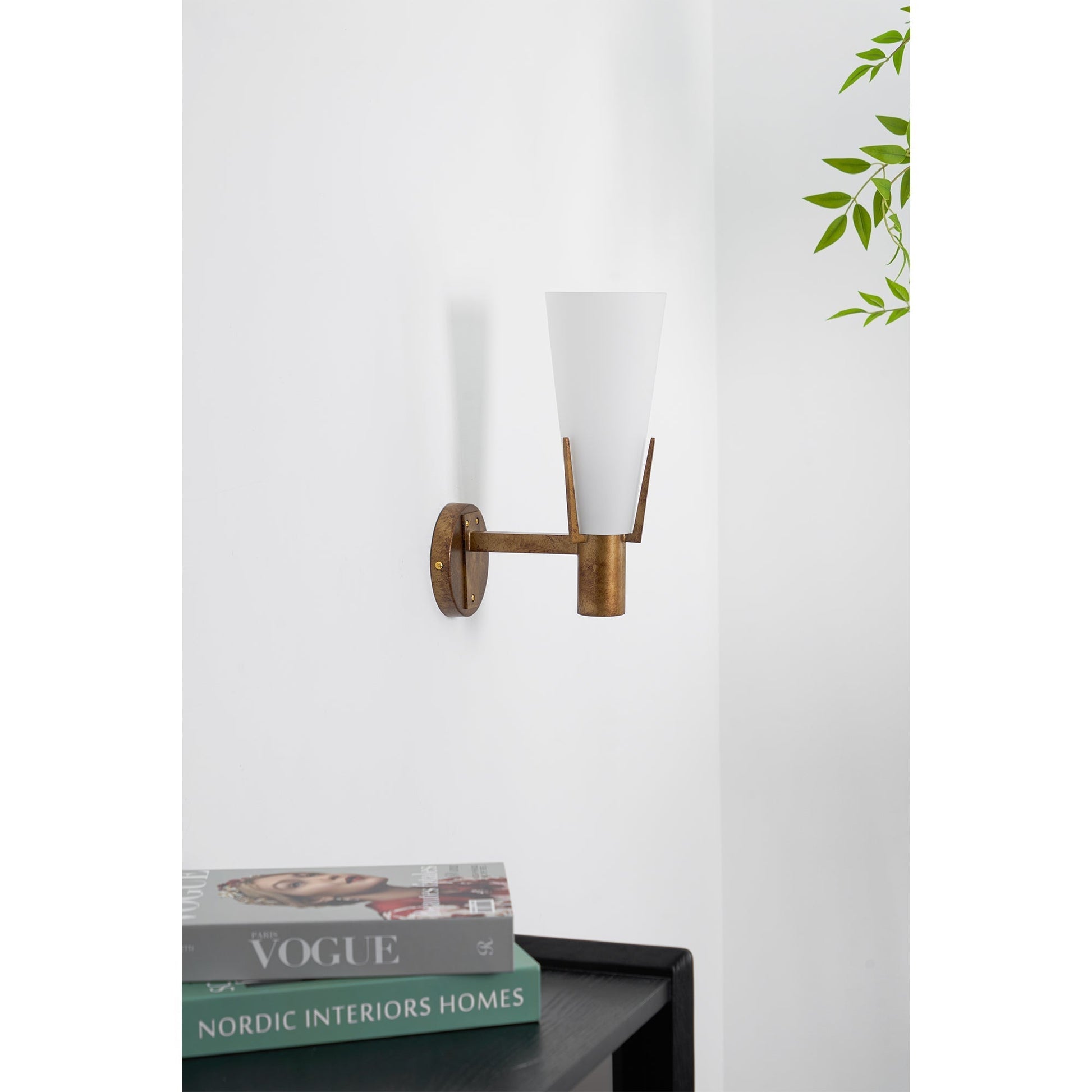 Wall Lamp Art Deco with Conical Glass Shade and Brass Finish