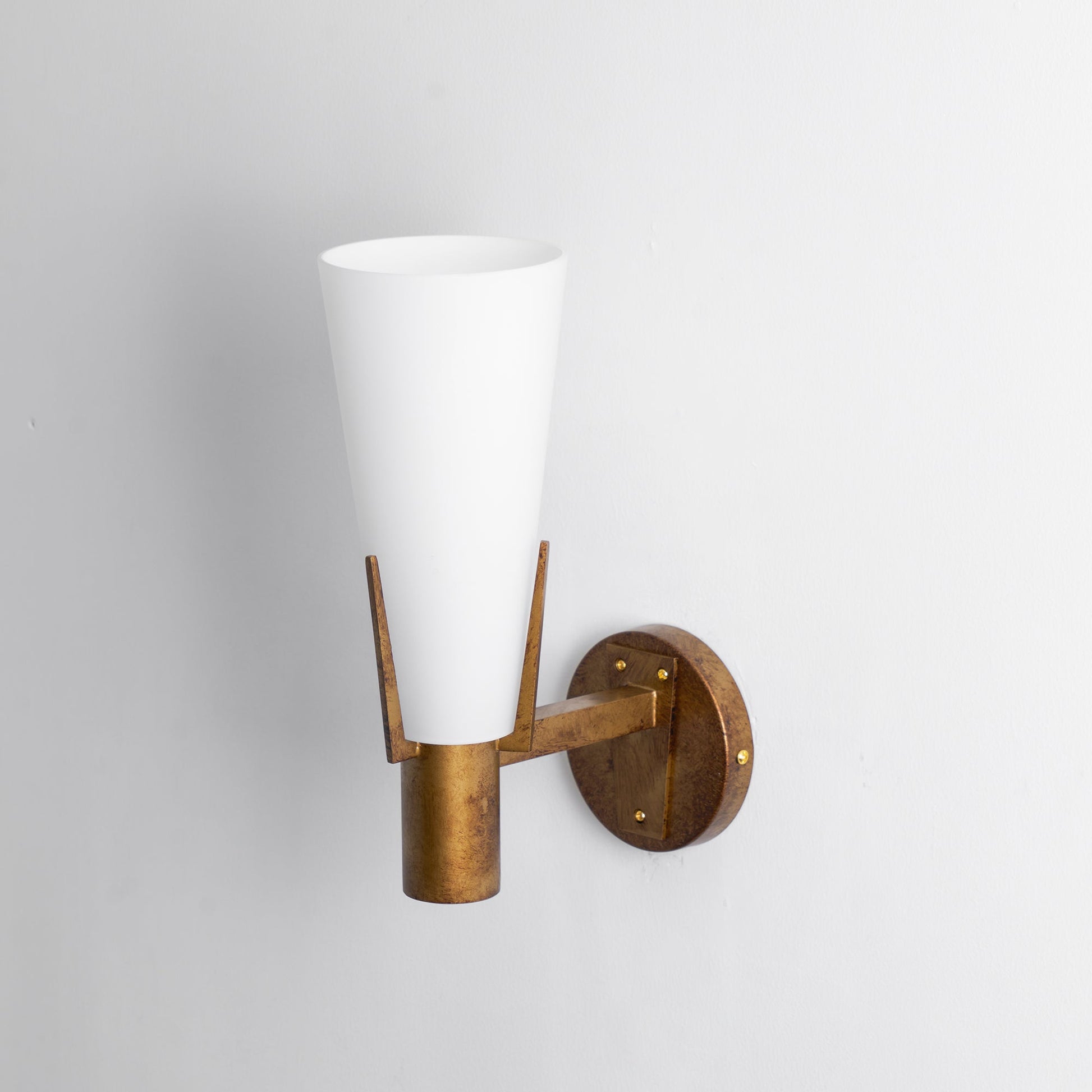 Wall Lamp Art Deco with Conical Glass Shade and Brass Finish