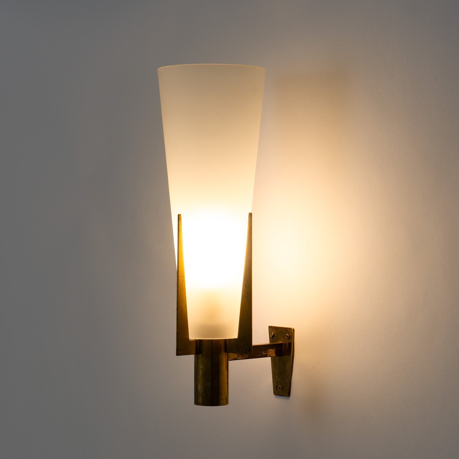 Wall Lamp Art Deco with Conical Glass Shade and Brass Finish