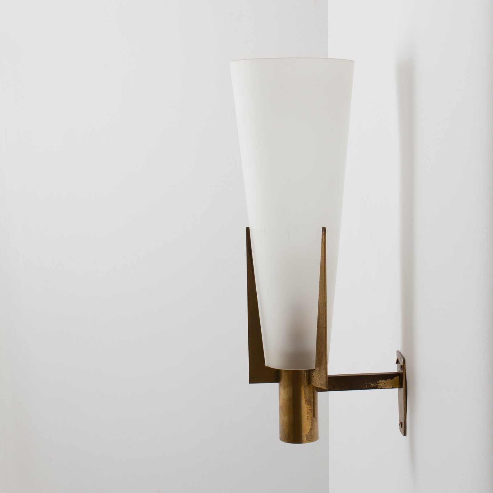 Wall Lamp Art Deco with Conical Glass Shade and Brass Finish