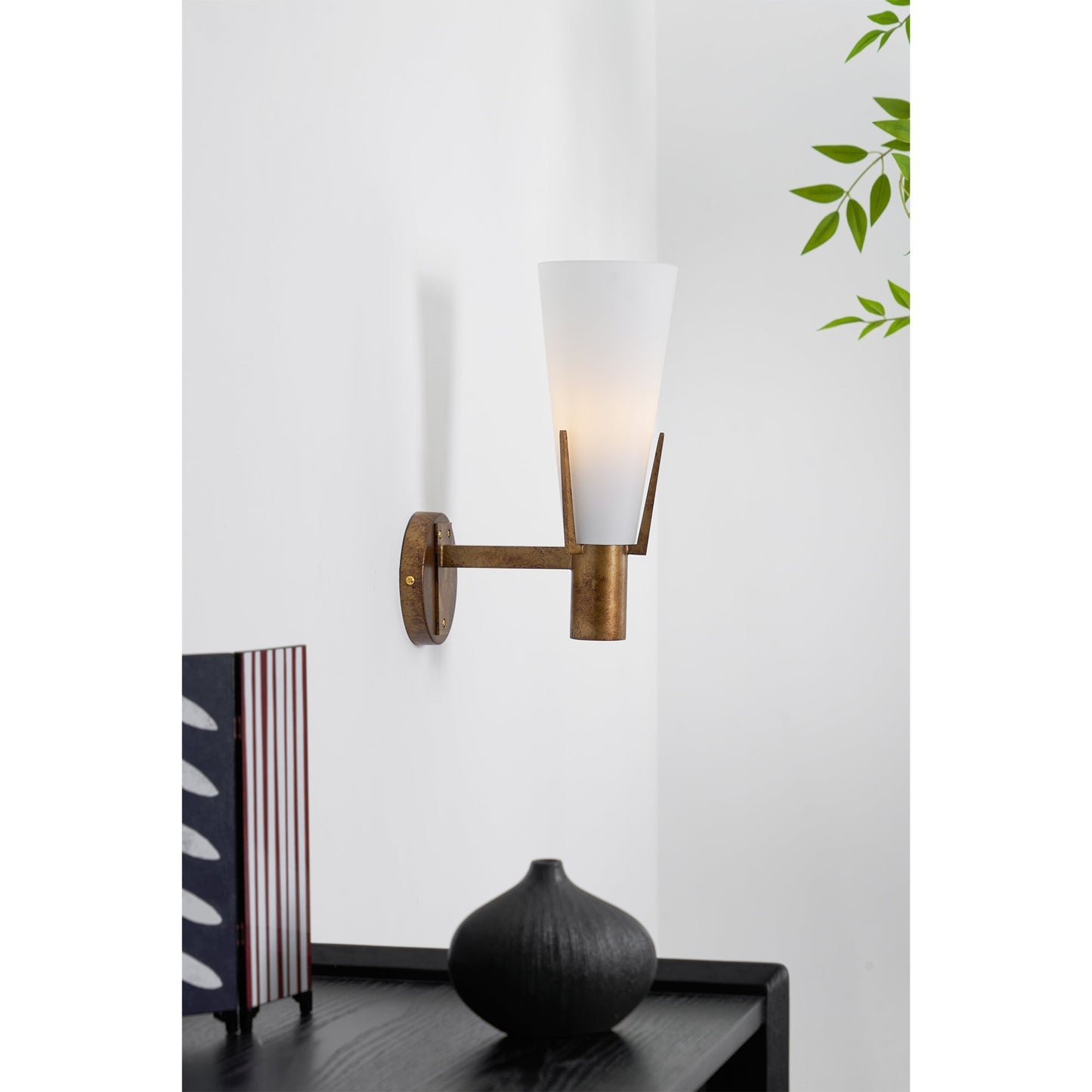 Wall Lamp Art Deco with Conical Glass Shade and Brass Finish