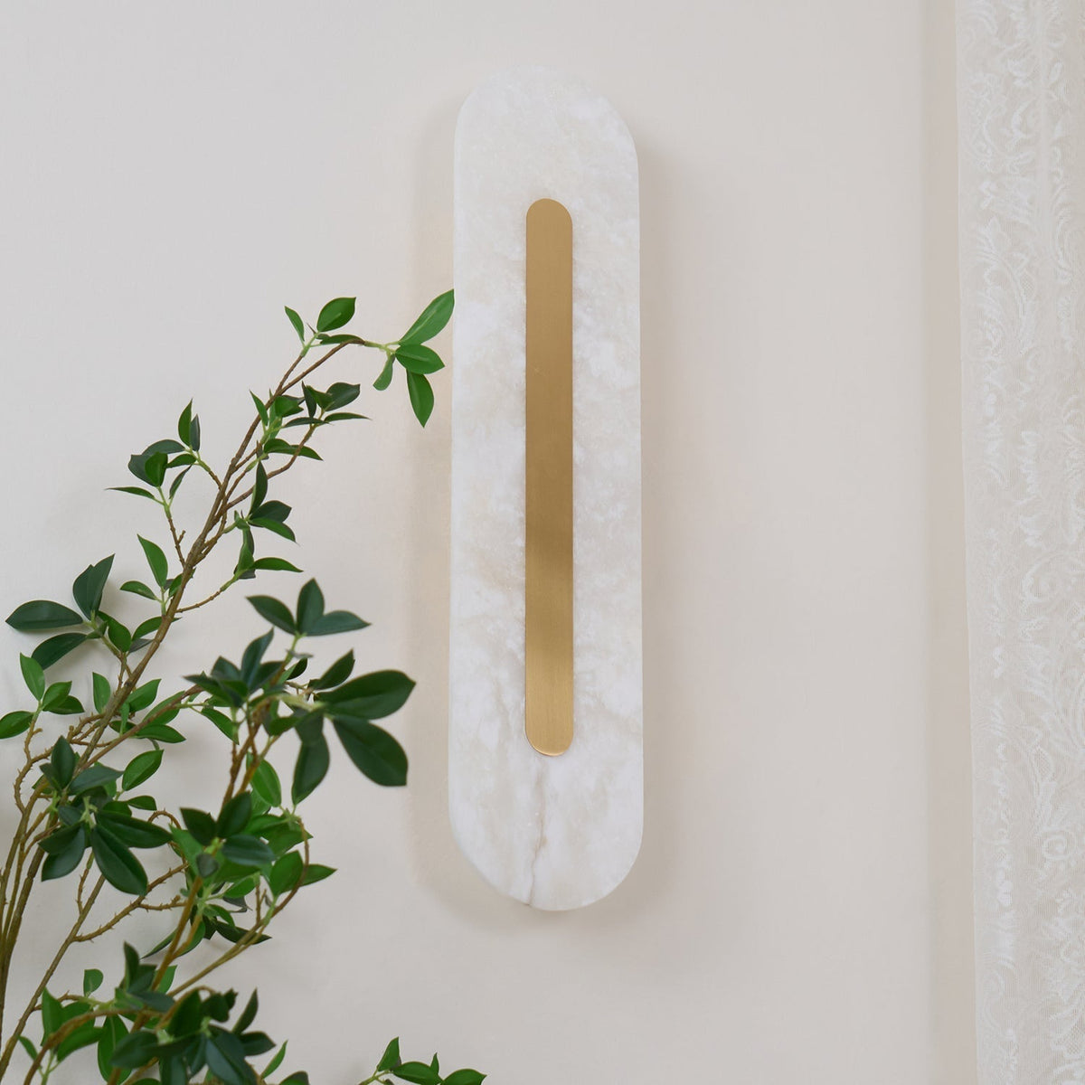 Wall Lamp Modern Alabaster with Integrated LED and Brass Finish
